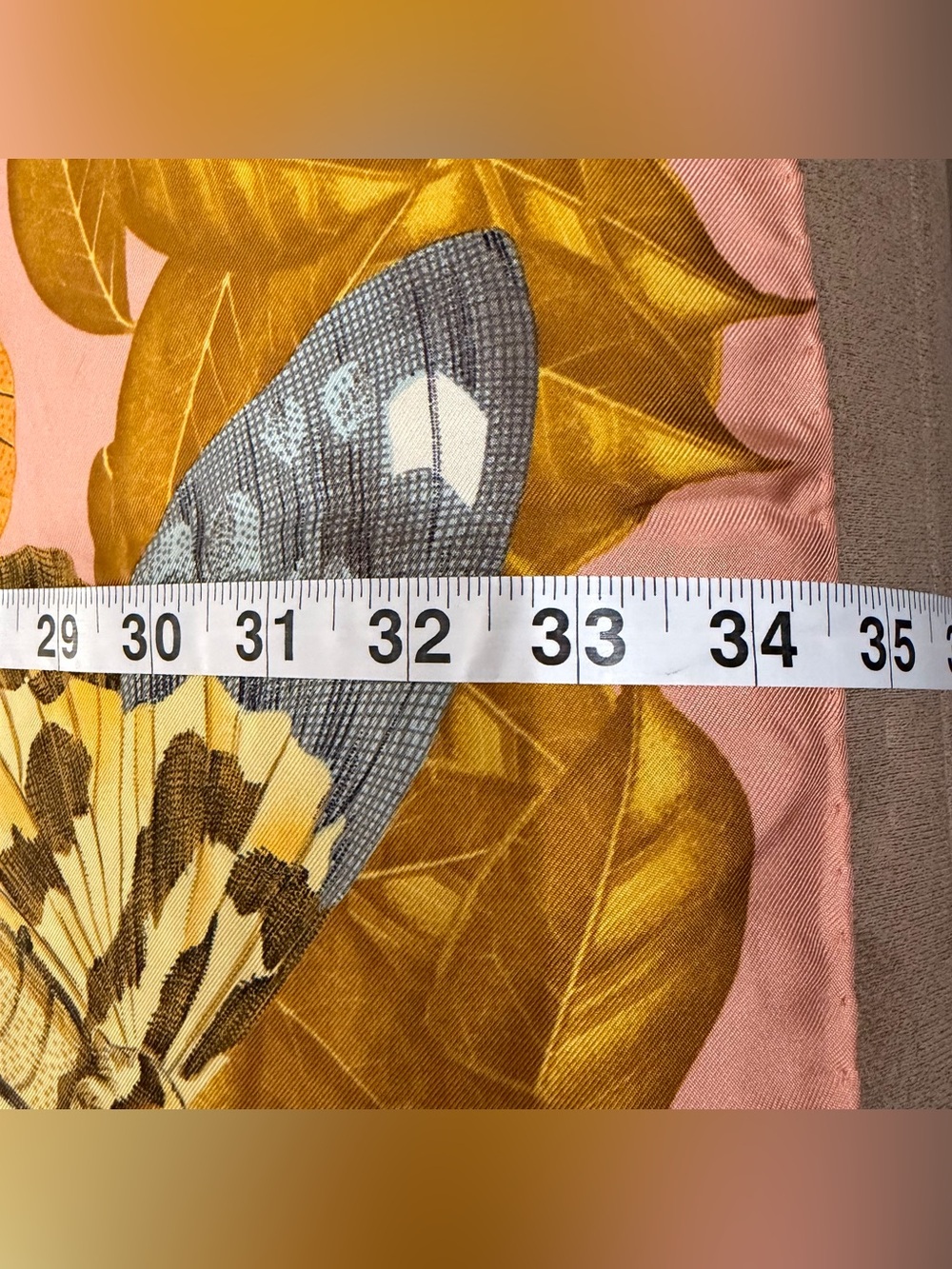 Gucci Vintage Butterfly & Autumn Leaves 100% Silk Scarf - Picture 9 of 10